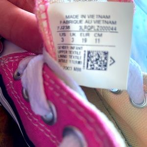 Pink converse size 3